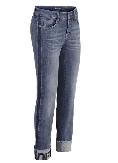 Jeans met franjezoom en opschrift op één been 