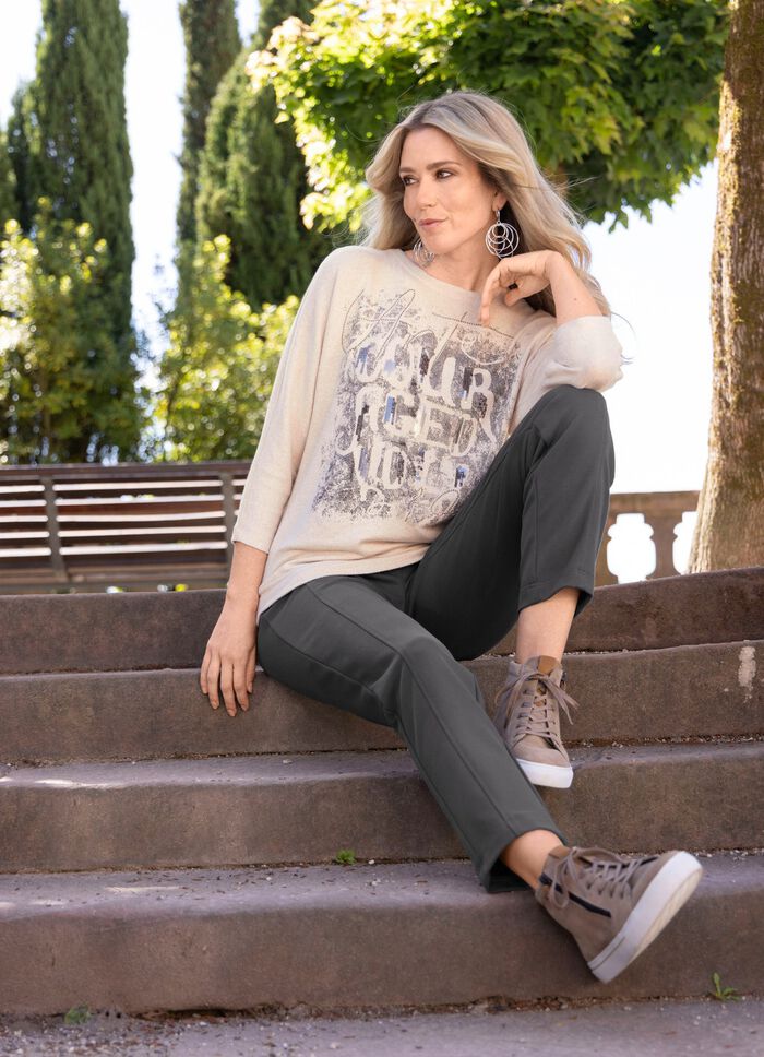 Trui in een lichte vleermuisvorm 