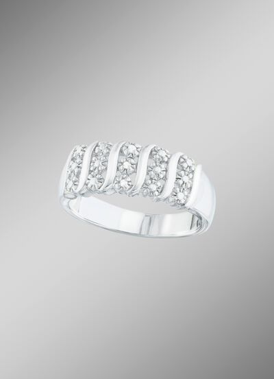 Mooie damesring met diamanten 