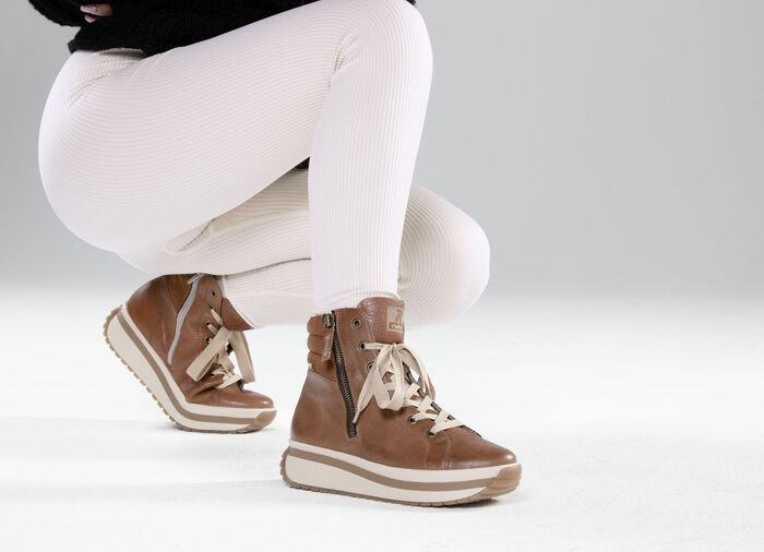 Rieker, trendy dameslaarzen, winterschoenen, met uitneembaar voetbed BRUIN