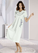 Nachthemd tot op de kuit met knoopsluiting en korte mouwen 