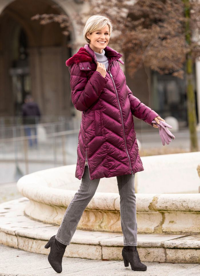 Korte jas met zigzagquilting 