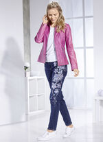 Jeans met handgeschilderde bloemmotieven 