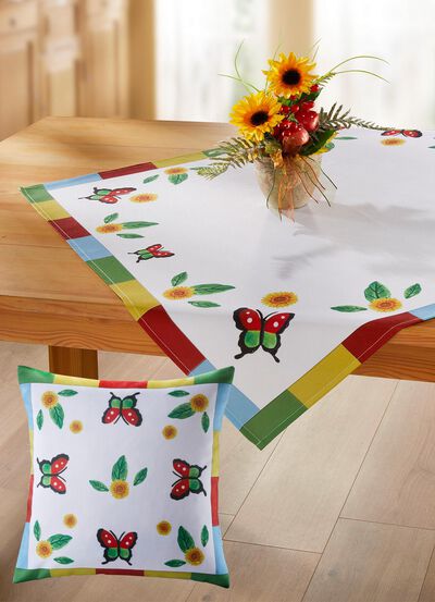 Kleurrijke tafel- en kamerdecoratie 