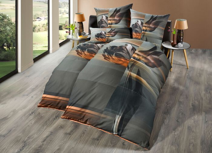 Beddengoedset met bloemmotief 