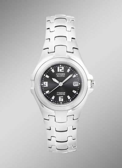 Dameshorloge met supertitanium bandkast 