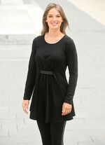 Tuniek in licht uitlopende vorm in 2 kleuren ZWART