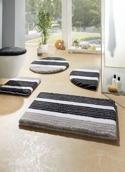 badkamerset in blotevoetenzachte kwaliteit 