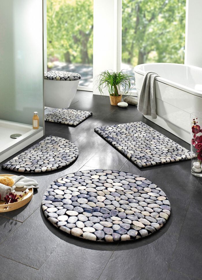 Onderhoudsvriendelijke badkamerset met kiezelmotief 