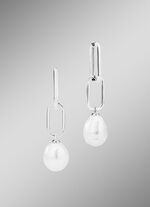 Zilveren oorbellen met SW-cultuurparel 