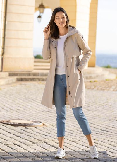 Functionele jas met vaste capuchon 