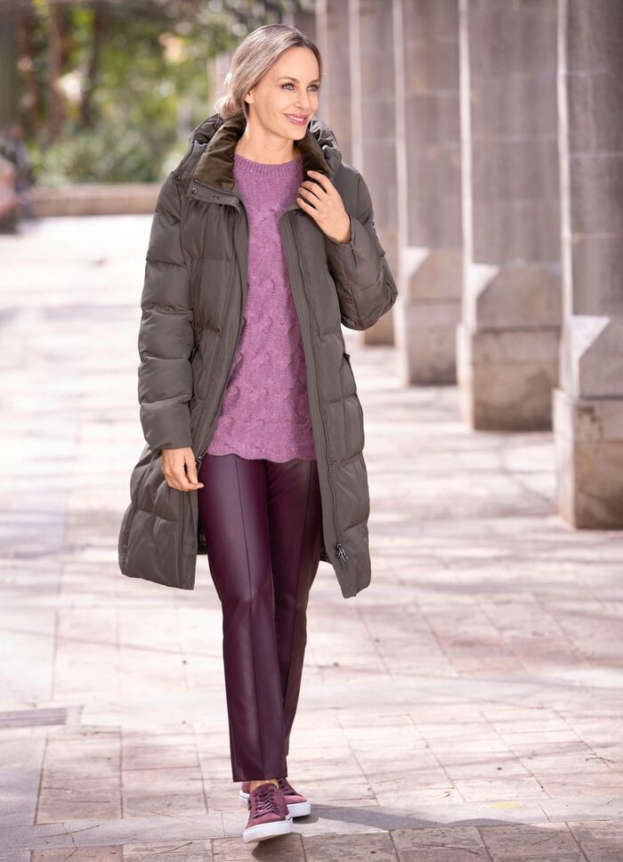 Korte jas met verstelbare capuchon 