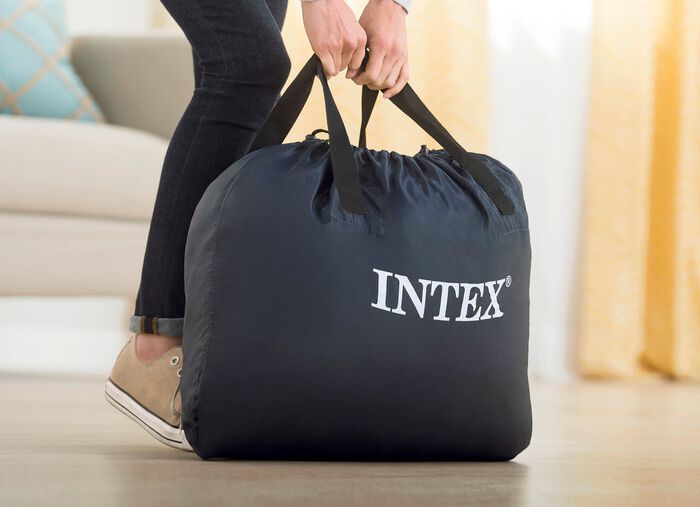 Comfortabel luchtbed met draagtas om op te bergen 