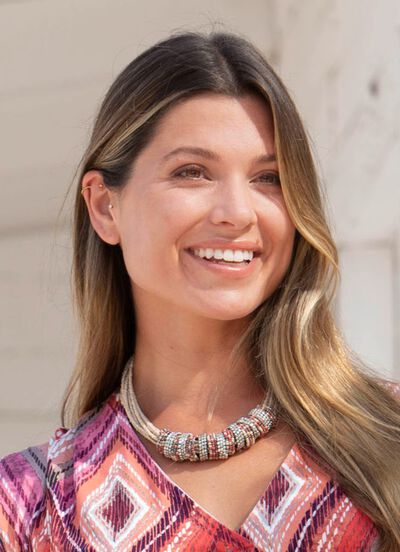 Ketting met kleine, gekleurde sieradenkralen 