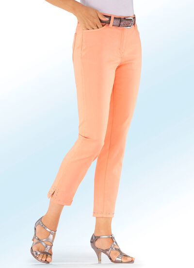 Broek in 7/8 lengte en 4 zakken 