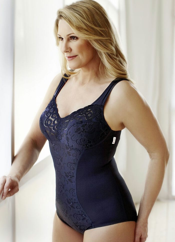 Swegmark of Zweden broekcorselet met elastische kant 