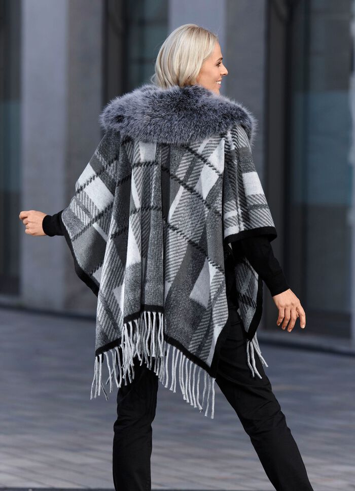 Poncho in &eacute;&eacute;n maat 