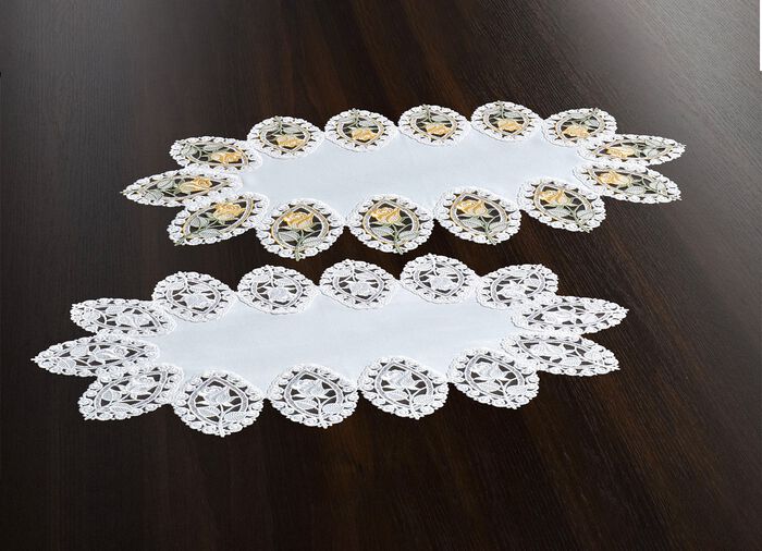 Tafelkleed gemaakt van echt Plauenkant 