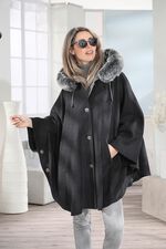 Cape met knoopsluiting 