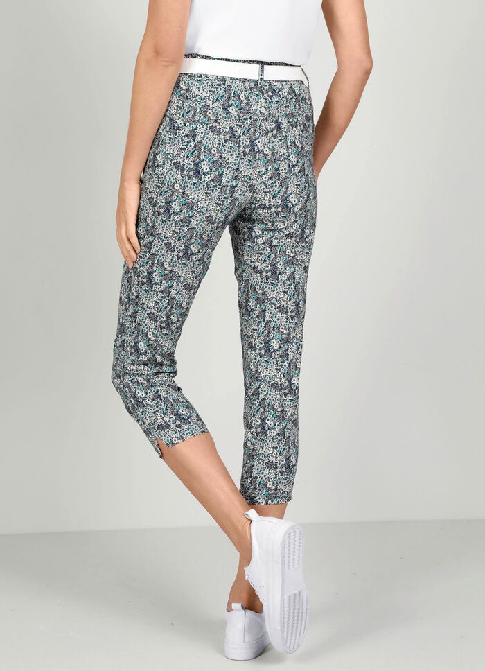 Broek met steekzakken en zijsplitten 