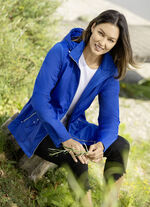 Functionele jas met afneembare capuchon 