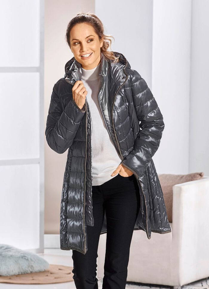 Korte jas met zijstiksels in de lengte 