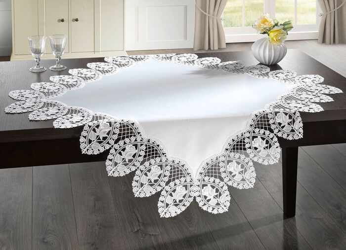 Tafelkleed gemaakt van echt Plauenkant 