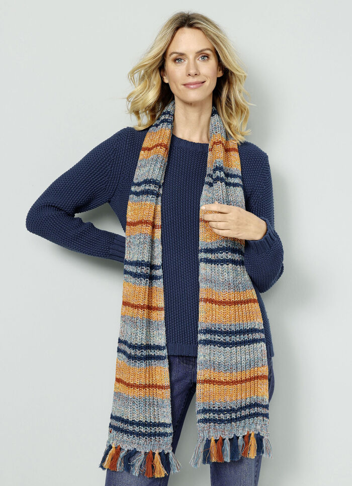 Grofgebreide trui met sjaal 