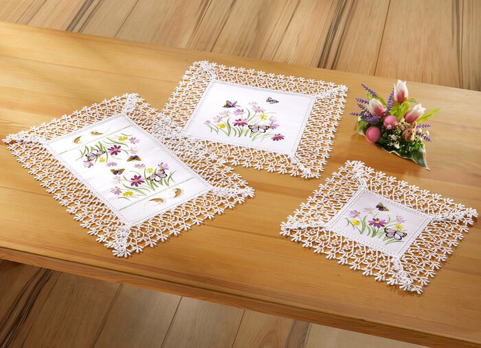 Tafel- en kamerdecoratie met kanten rand 