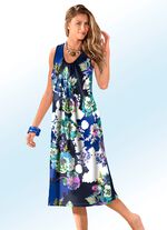 Klaus-modellen kleden zich met inkjetprint en ruches 