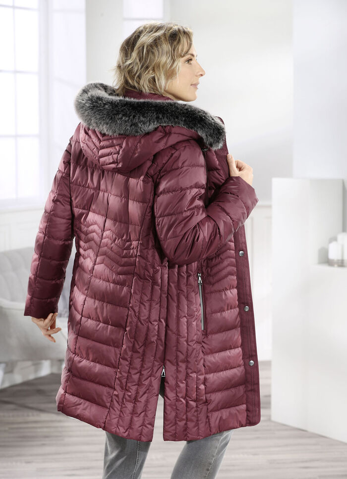 Korte jas met longitudinale quilting aan de zijkanten KASTANJE