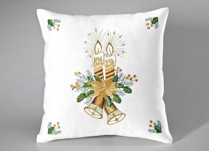 Tafel- en kamerdecoratie met kaarsen- en klok-motief 