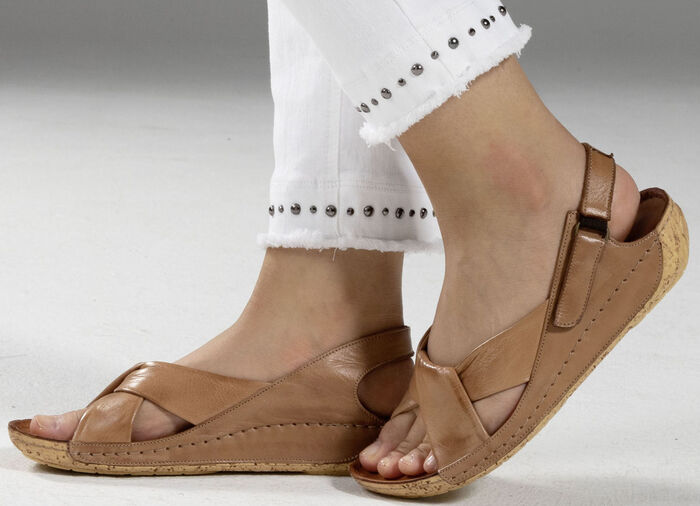 Gemini, comfortabele damessandalen, breedte G, met elastische band COGNAC
