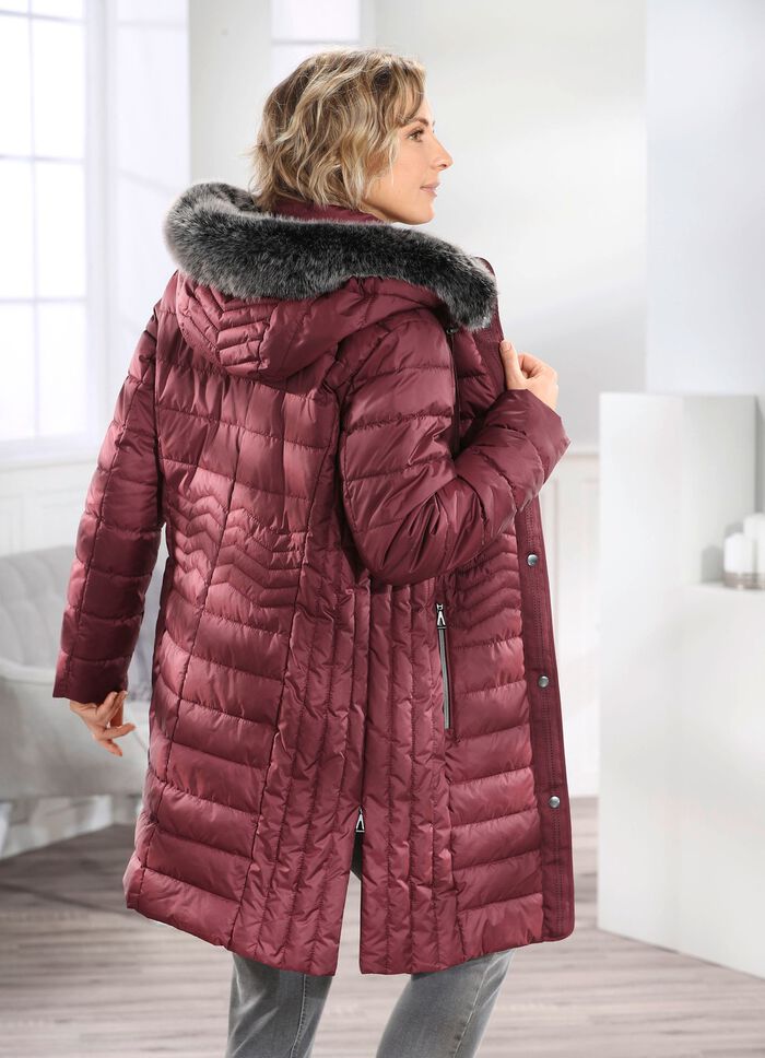 Korte jas met longitudinale quilting aan de zijkanten KASTANJE