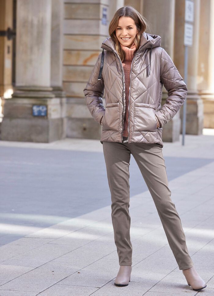 Jas met ruitvormig stiksel 