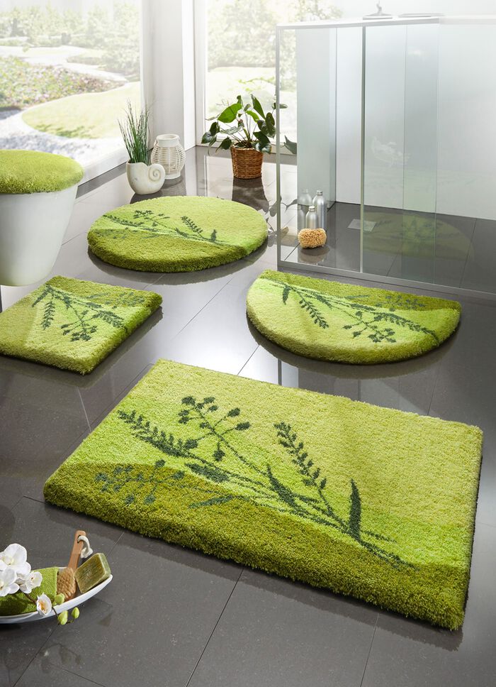 Natuurlijk vormgegeven badkamerset van het merk Grund 