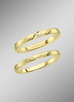 Trouwring in gehamerd design 