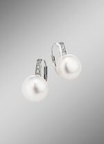 Oorbellen met zoetwaterkweekparels en diamanten 