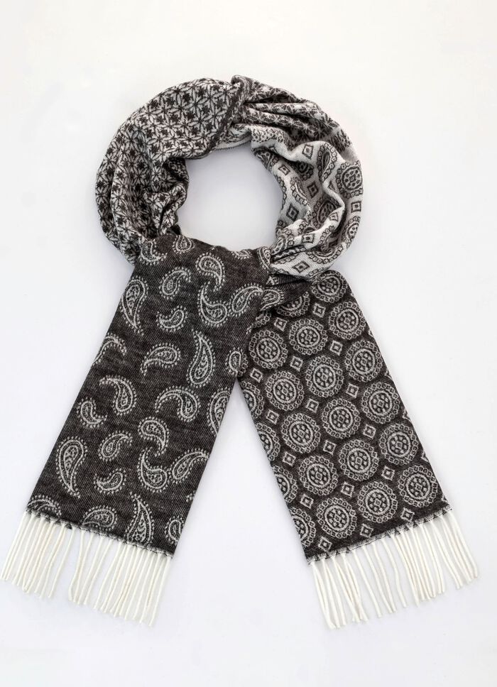 Sjaal met verschillende ontwerpen 