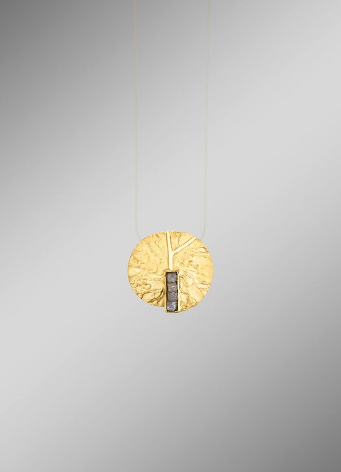 Fascinerende uitstraling: hanger met 4 ruwe diamanten 