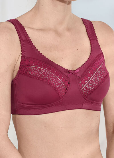 Laurina-bh met elastische kant in de bovenste cups 