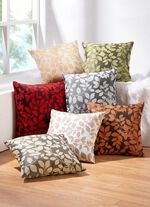 Kussenhoes met een mooi bladmotief 