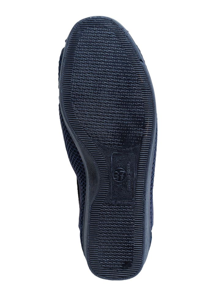 Slippers met luchtige openingen 