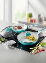 Pannenset met afneembare siliconen handgrepen 