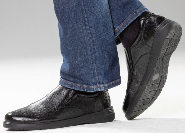 GINO GALANTE, klassieke herenpantoffels, gemaakt van hertenleer ZWART