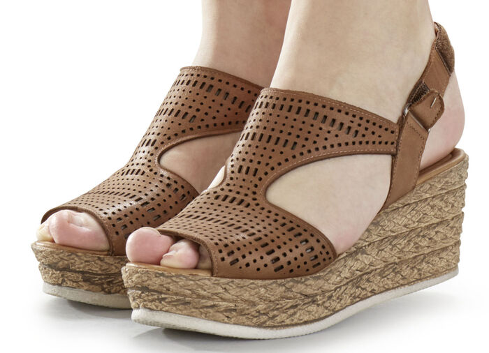 Andrea Conti sandaal gemaakt van nappaleer KASTANJE