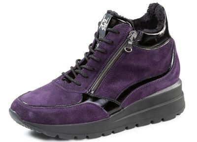 Ranger bootie met veters en laklederen biesjes 