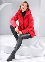 Broek in een interessante mix van materialen 