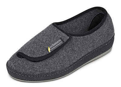 Lage schoen met klittenband van Schawos 