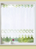 Korte venstervitrage met bloemen en macramé-kant 